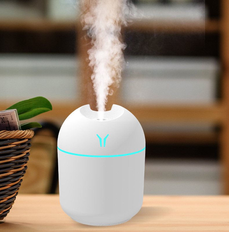 Mini humidificateur d’air romantique avec LED diffuseur d’huiles essentielles USB